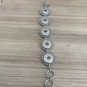 Chic Silver Snap Button Bracelet